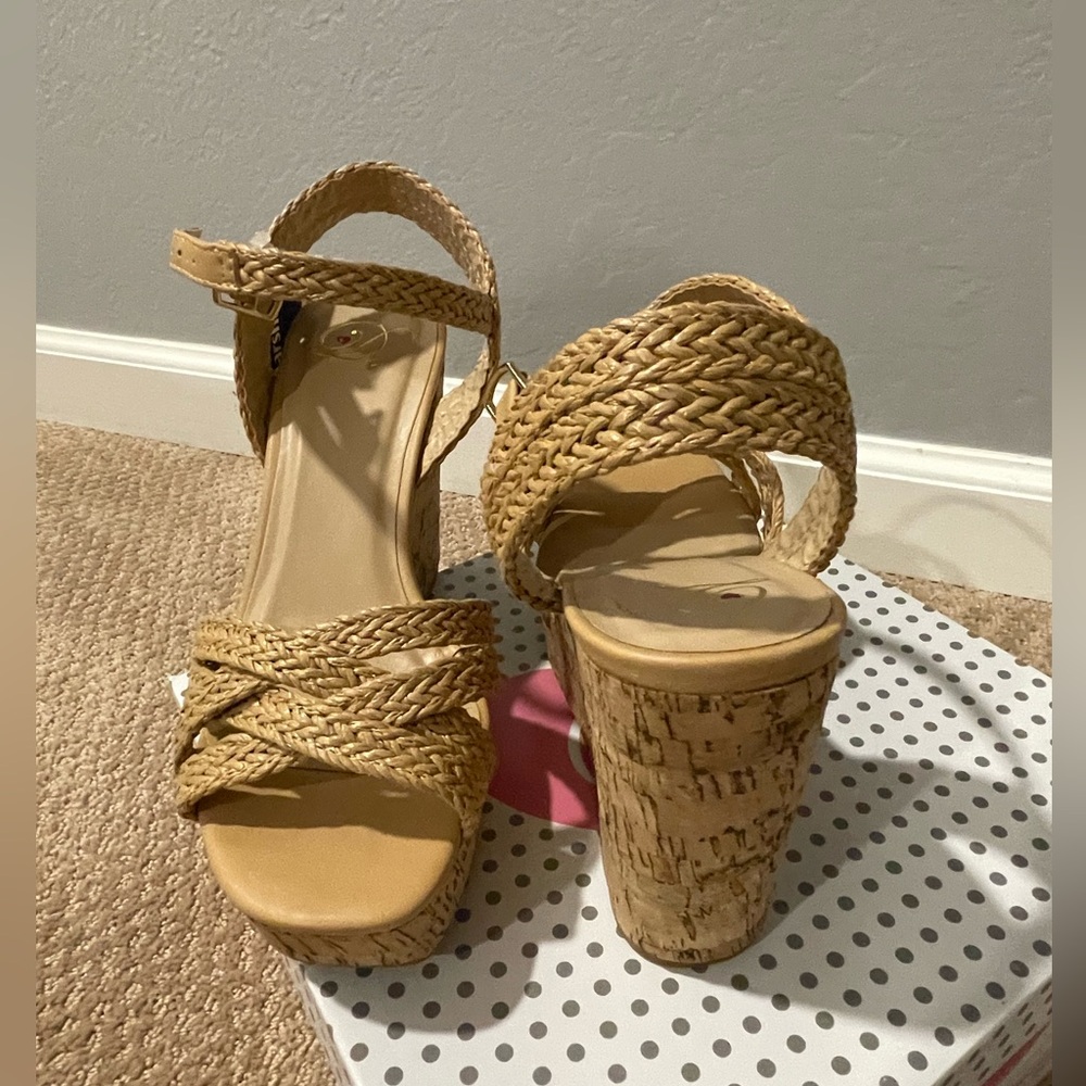 Woman’s corkscrew wedges, size 6.5 - Picture 5 of 8